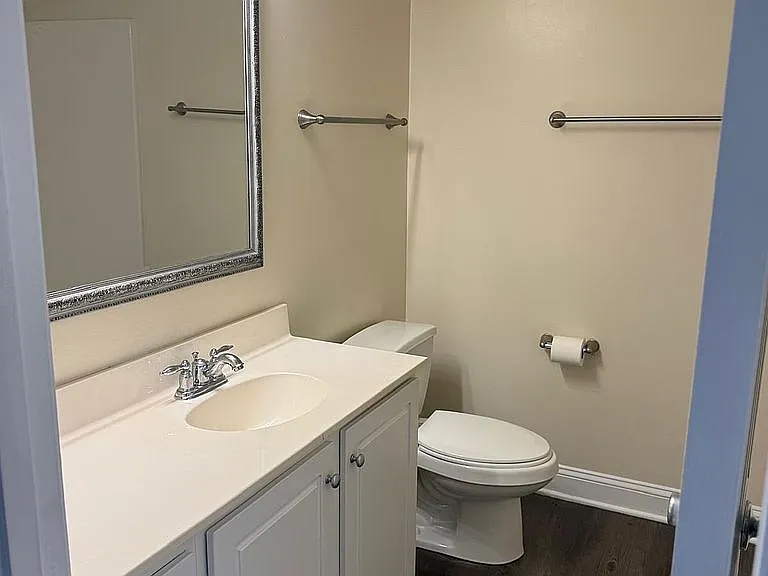 2 bed, 1.5 bath, 1088 sqft, $1,275 — Photo 3