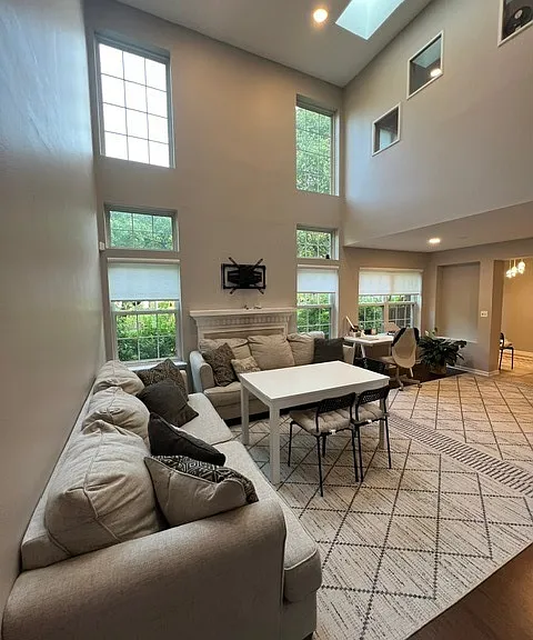 109 Holmes Way #109 — Photo 3