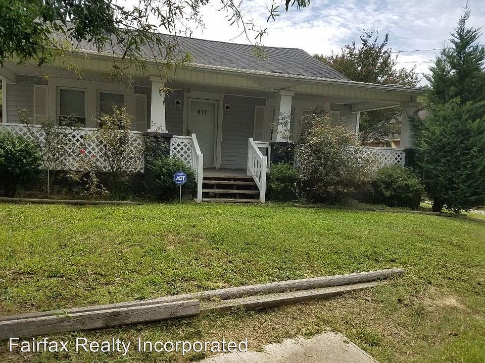 1st image of 817 Pleasant Dr