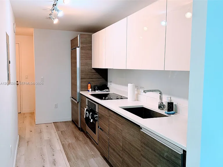 1100 S Miami Ave #1205 — Photo 2