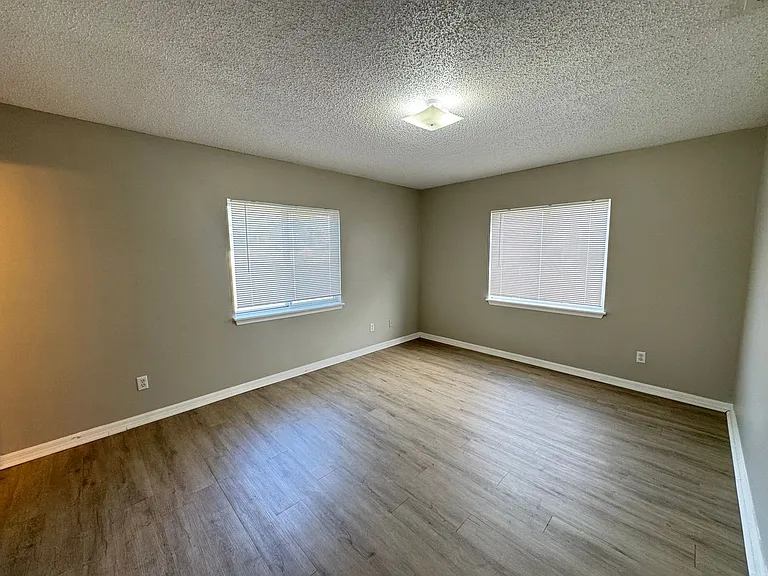 817 Eastern Ave — Photo 28
