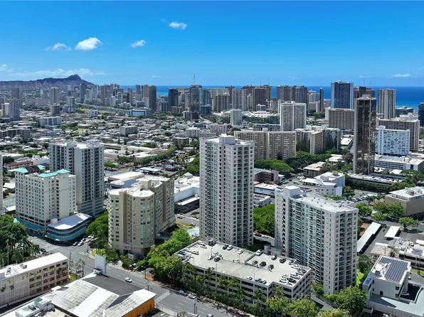 1450 Young St APT 2807, Honolulu, HI 96814
