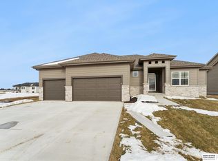 20814 Kansas Ave, Elkhorn, NE 68022