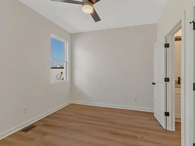 310 Cedar St — Photo 23