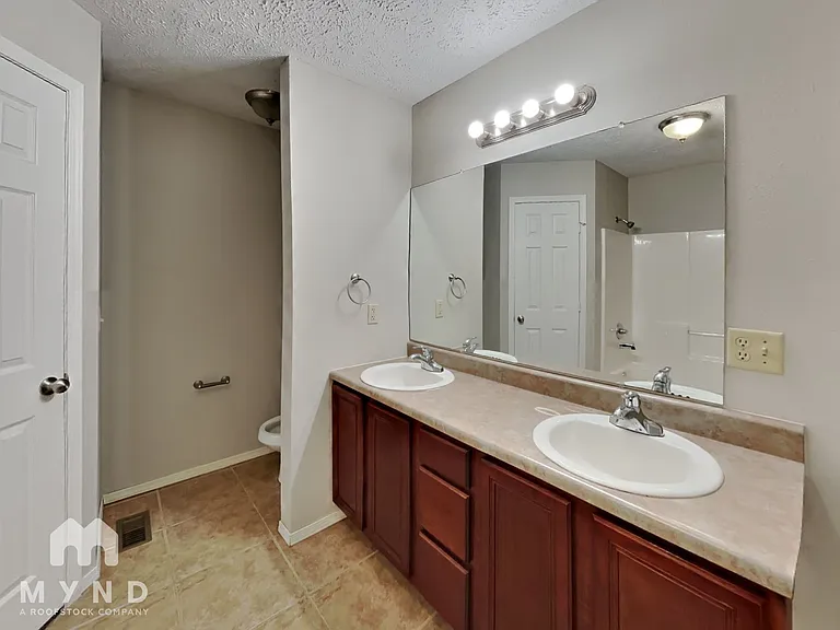1241 S Rome Ave — Photo 12