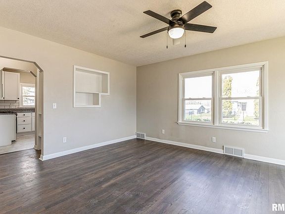2nd image of 1922 N Lincoln Ave