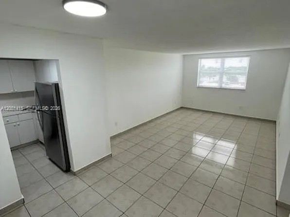 606 W 81st St APT 408, Hialeah, FL 33014
