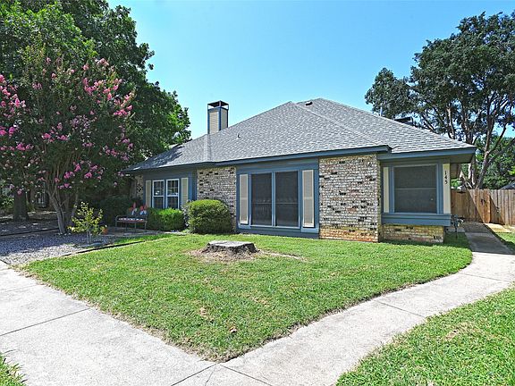 4th image of 145 E Windsor Dr