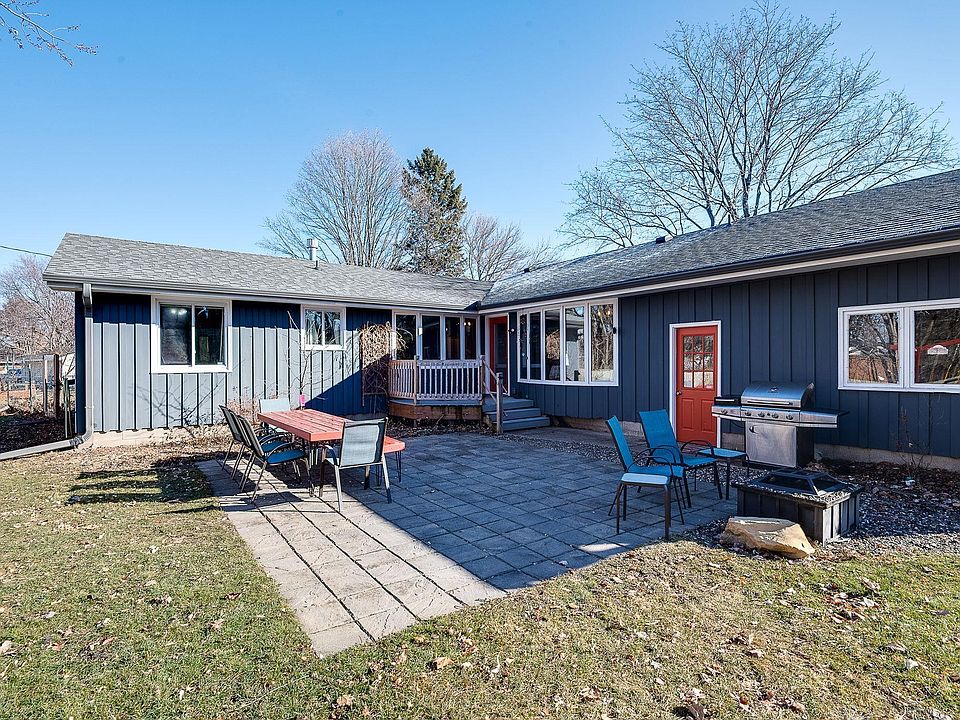 1st image of 2583 Dellwood Ave