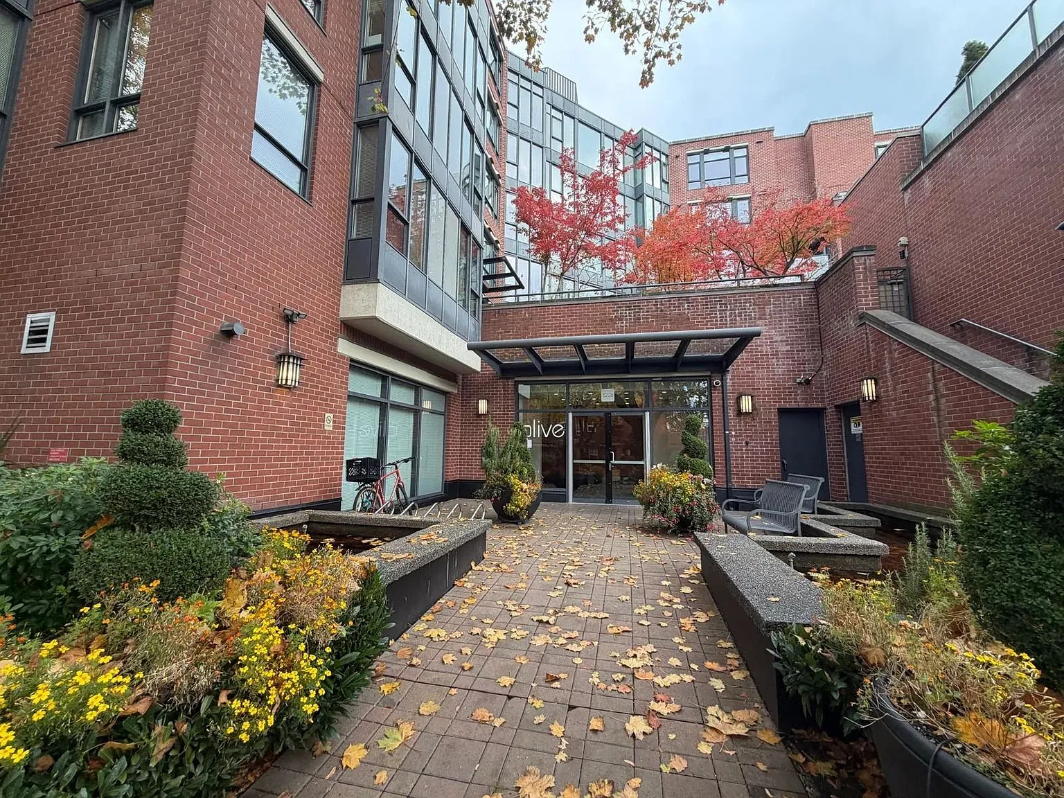 3228 Tupper Street Vancouver — Photo 1