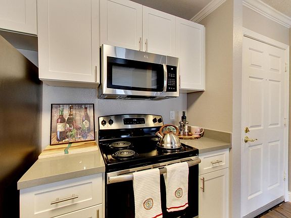 2nd image of 1491 Detroit Ave #671e44c69