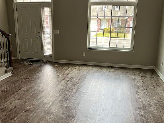 4th image of 1207 Eastoak Dr