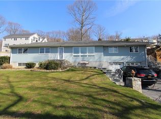 704 Linda Ave, Thornwood, NY 10594