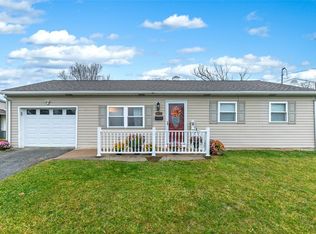 10721 Crestview Dr, North Huntingdon, PA 15642