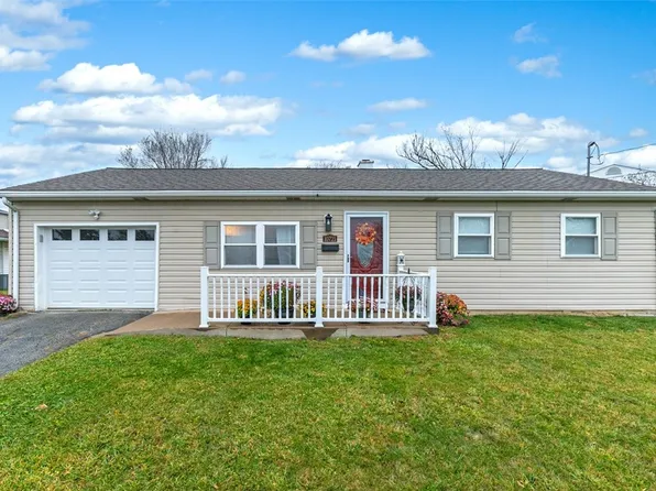 10721 Crestview Dr, North Huntingdon, PA 15642