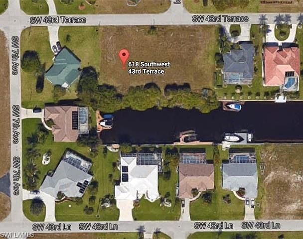 1st image of 618 SW 43rd Ter