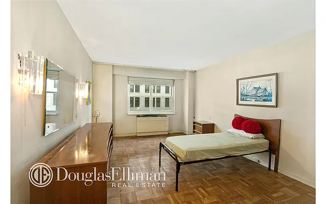Sold by Douglas Elliman | media 27