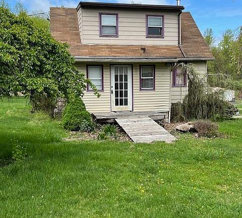 3rd image of 37 Erhardt Rd