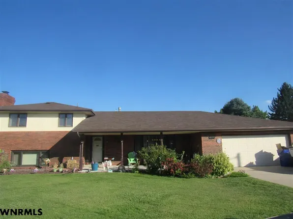 1655 Virginia Ave, Gering, NE 69341
