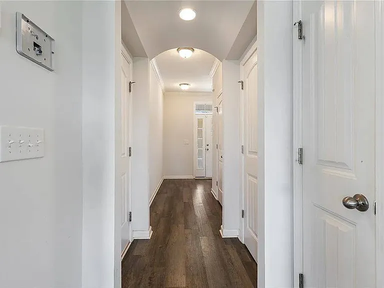 249 Samuel St — Photo 7