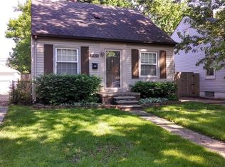 19324 Beaconsfield St, Harper Woods, MI 48225