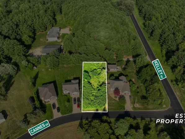 107 Cannes Dr, Brooklyn, MI 49230