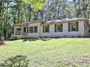 155 W Lake Dr, Fayetteville, GA 30214