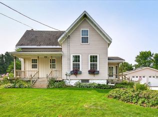 211 Davis St, Stockbridge, WI 53088