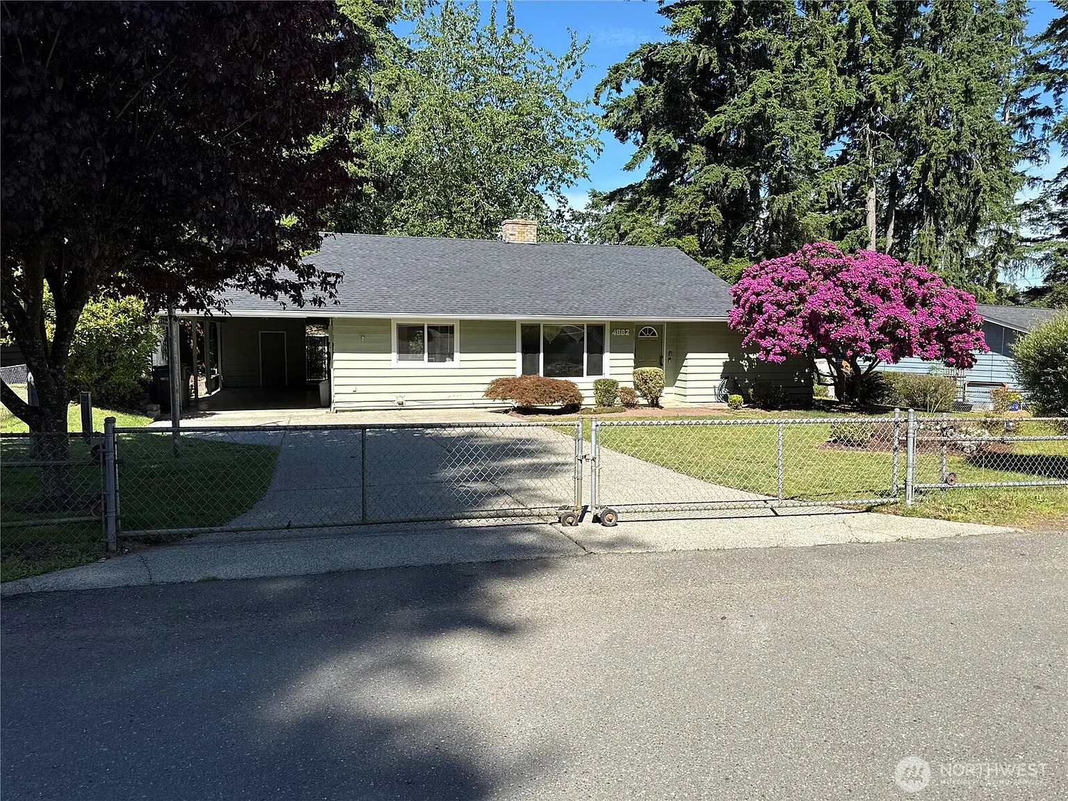 4882 Laura Lane SE photo 1
