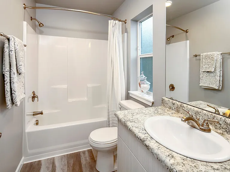 East Ridge Apartments — Photo 12