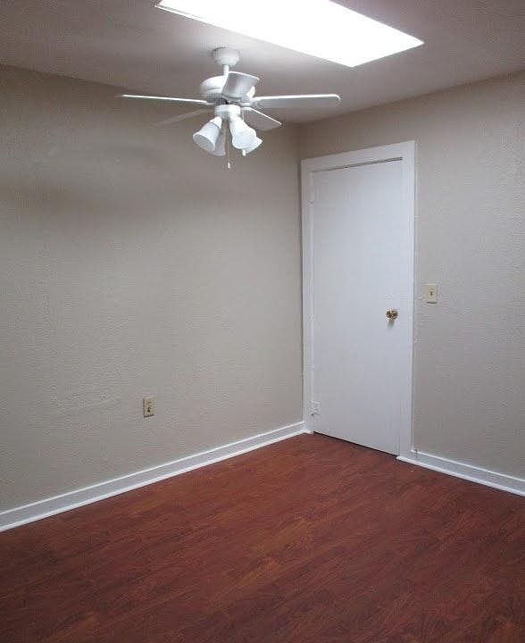 2nd image of 118 E Main St #B