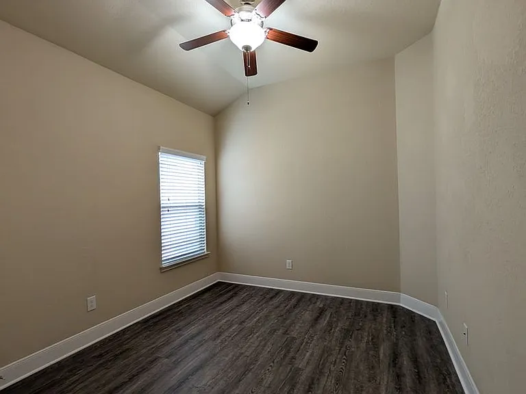 1227 Old FM 306 — Photo 24