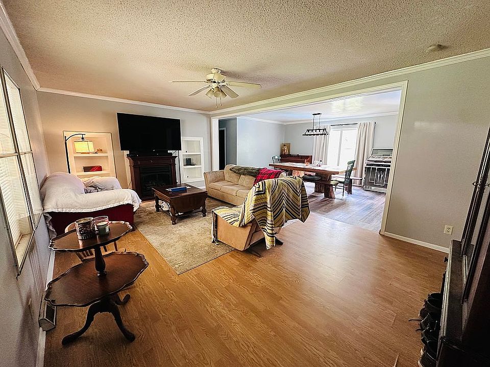 1st image of 119 Carlton Dr