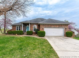 1516 Oakmont Dr, Jeffersonville, IN 47130