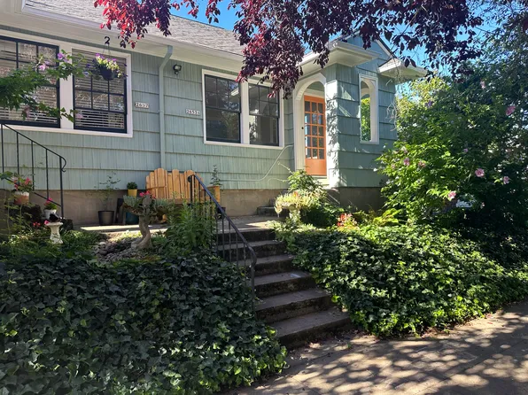 2653 NW Raleigh St #A, Portland, OR 97210