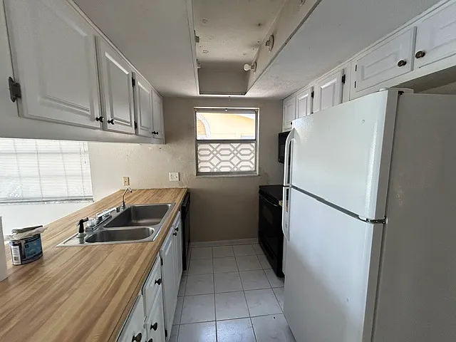 1989 Madrid Ct N — Photo 11