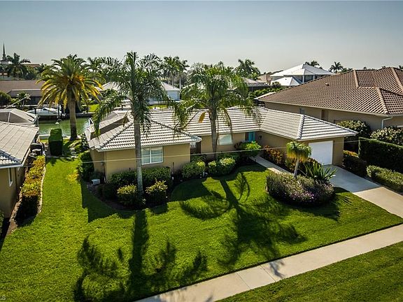4th image of 837 Magnolia Ct