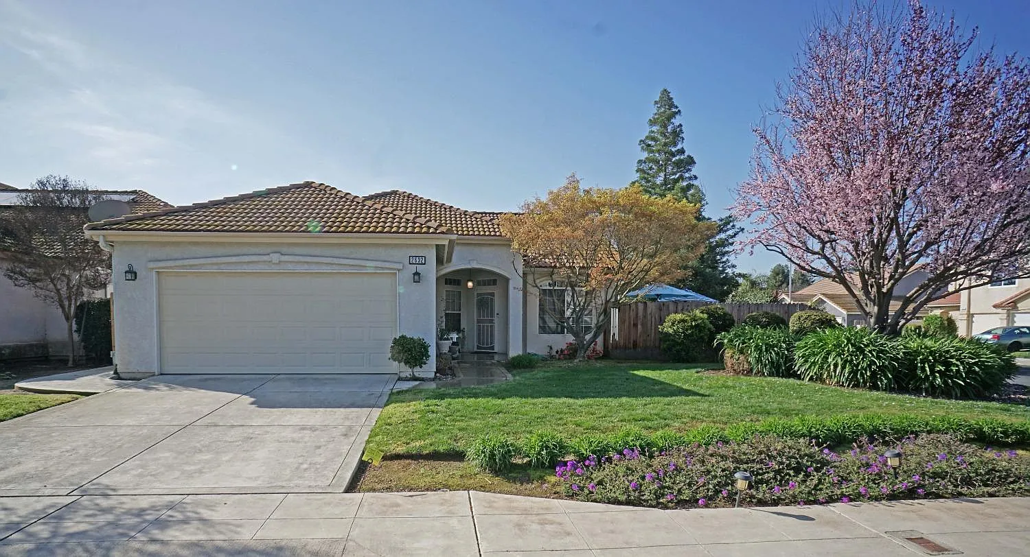2632 Morris Ave photo 1