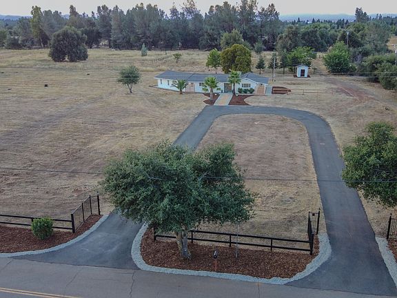 3rd image of 17908 Strawberry Ln