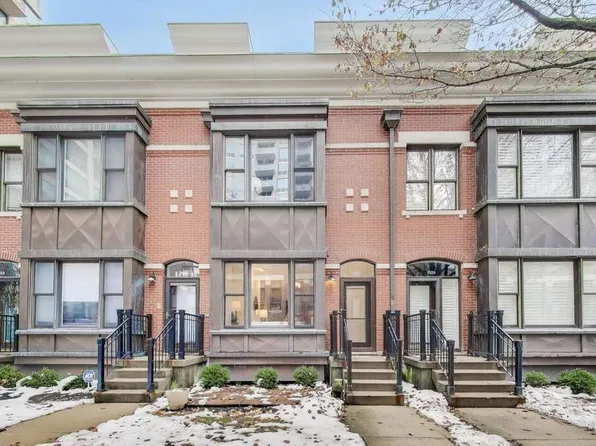 1327 S Indiana Pkwy, Chicago, IL 60605