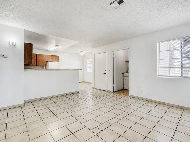 4651 Amberleigh Ln #C — Photo 5