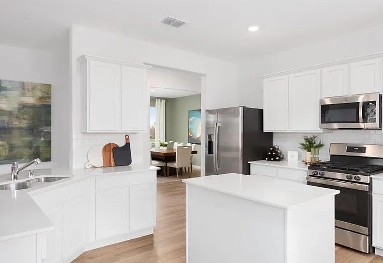 1221 Flameleaf Dr — Photo 3