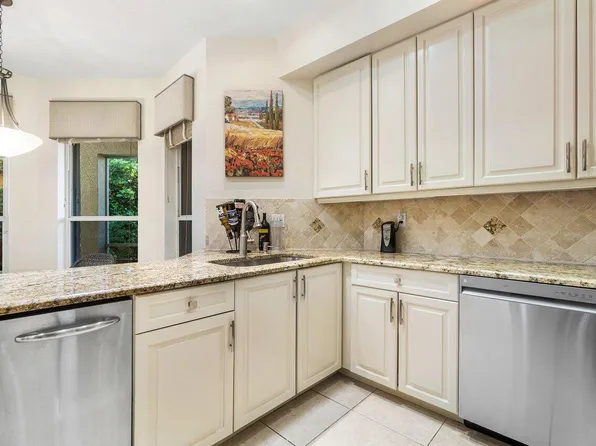 126 Victoria Bay Court, Palm Beach Gardens, FL 33418