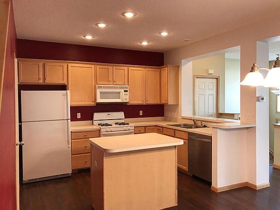 3rd image of 2401 Eagle Trace Ln