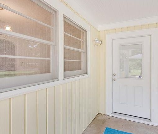 4th image of 1049 Wilton Pl