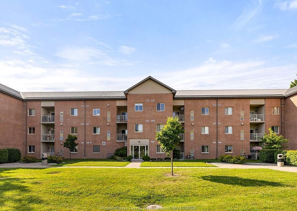 1st image of 4500 Ypres Ave #314