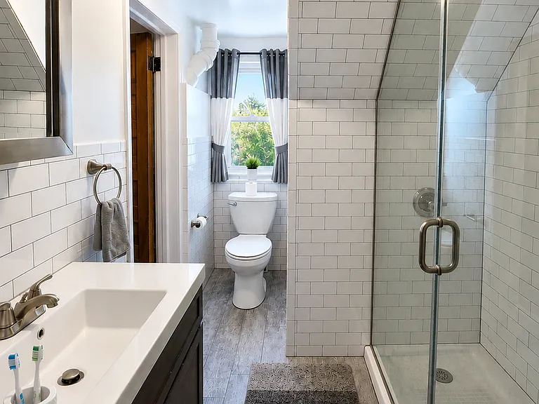 7920 Ridge Blvd #3 — Photo 8
