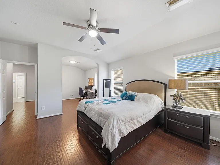 25707 Crisp Spring Ln — Photo 6