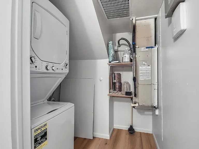 5528 E 46th St #9 — Photo 3