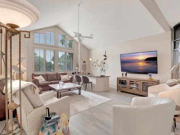 21205 Clubside Drive #B, Boca Raton, FL 33434